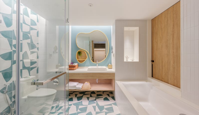 09 Premium Deluxe Pool View - Bathroom